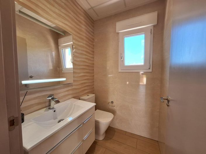 Image No.15-2 Bed Villa for sale