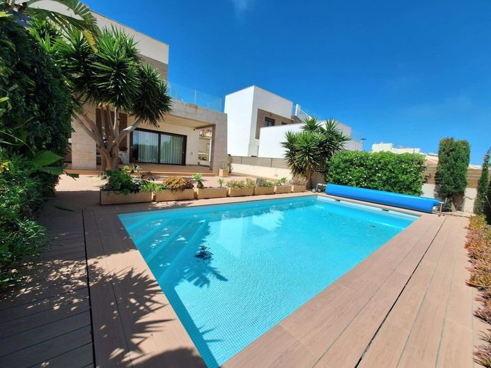 Image No.3-2 Bed Villa for sale