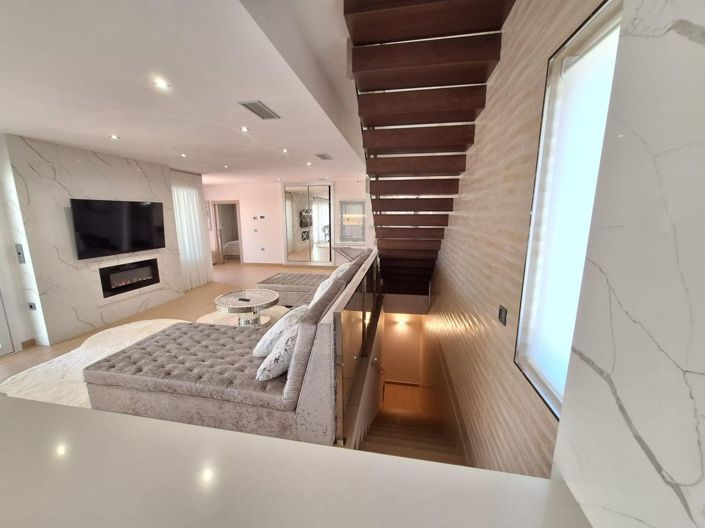 Image No.33-2 Bed Villa for sale