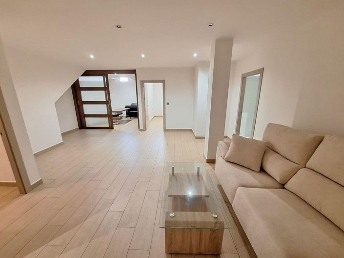 Image No.37-2 Bed Villa for sale