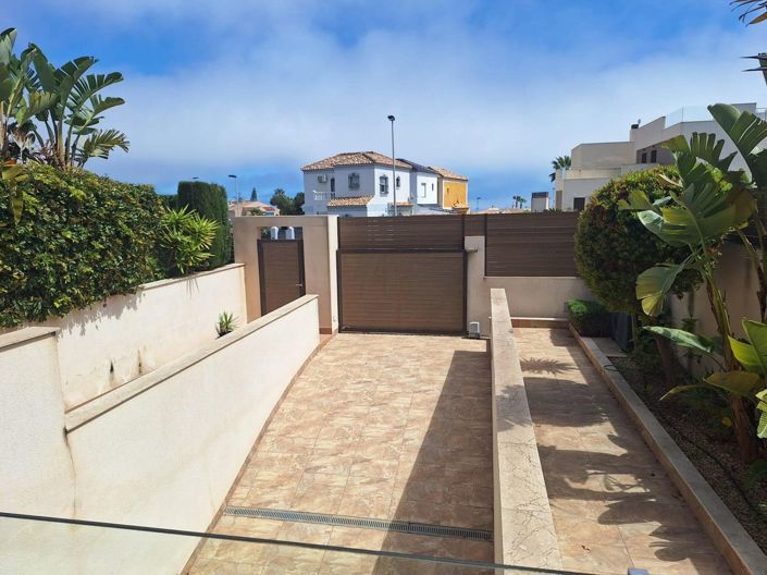 Image No.5-4 Bed Villa for sale