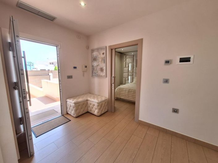 Image No.9-2 Bed Villa for sale