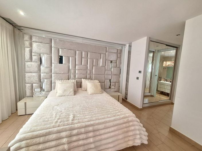 Image No.9-4 Bed Villa for sale