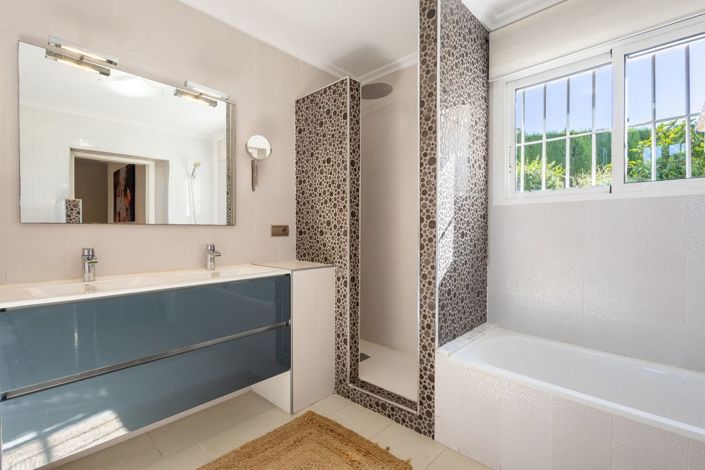 Image No.24-5 Bed Villa for sale