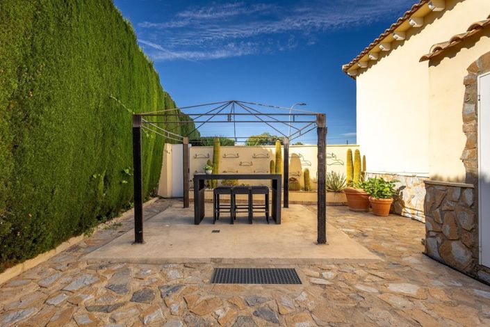 Image No.47-5 Bed Villa for sale