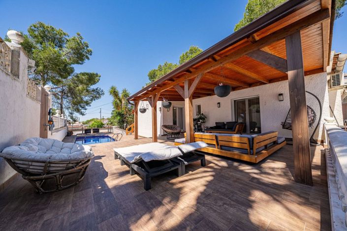 Image No.2-5 Bed Villa for sale