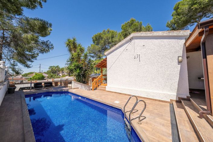 Image No.3-5 Bed Villa for sale