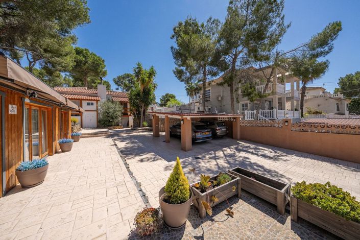 Image No.6-5 Bed Villa for sale