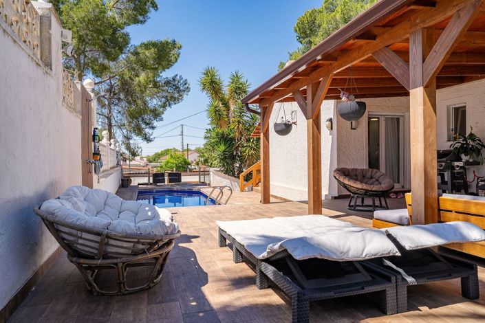 Image No.9-5 Bed Villa for sale