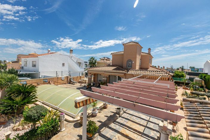 Image No.3-4 Bed Villa for sale