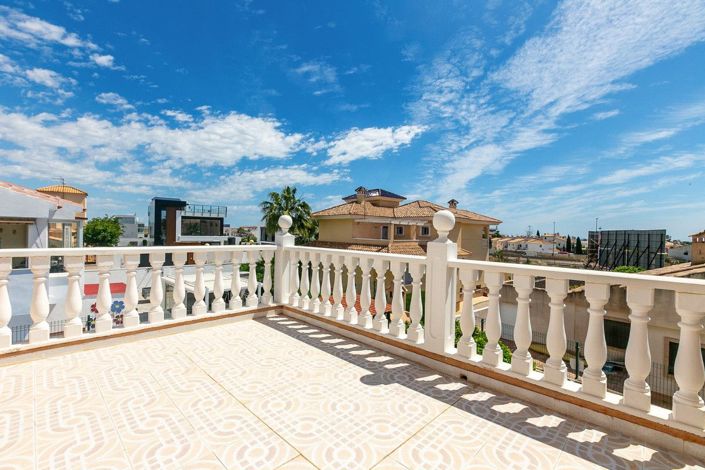 Image No.46-4 Bed Villa for sale