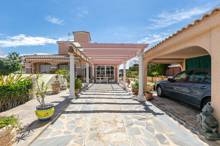 Image No.49-4 Bed Villa for sale