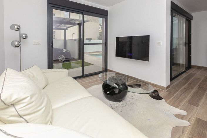 Image No.18-3 Bed Villa for sale