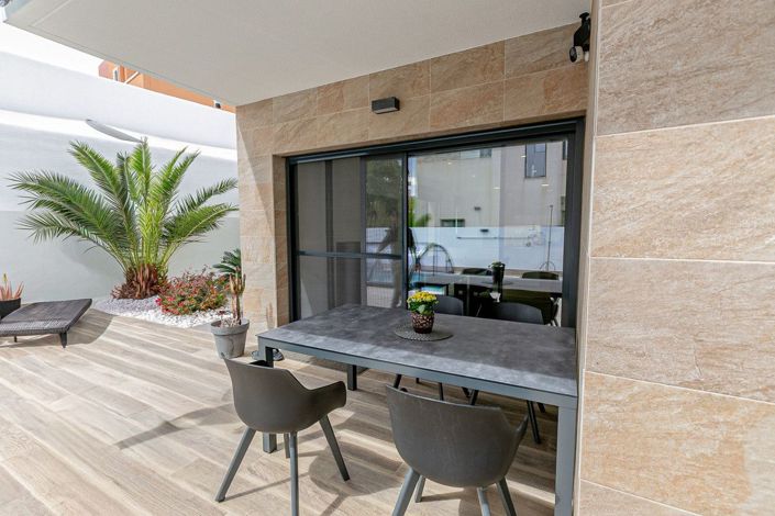 Image No.2-3 Bed Villa for sale