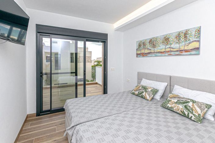 Image No.26-3 Bed Villa for sale