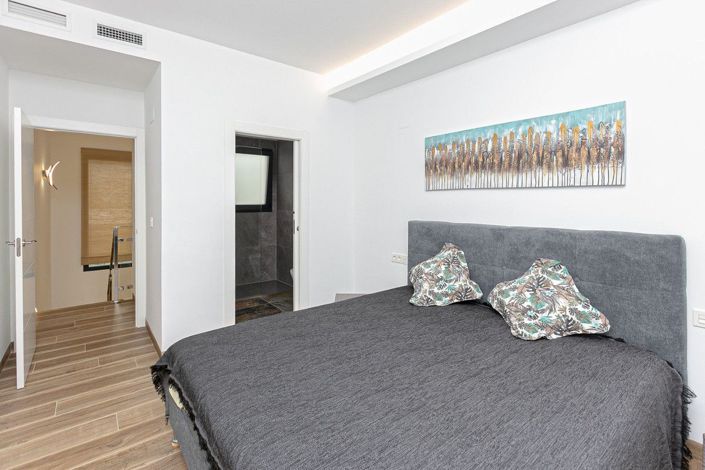 Image No.38-3 Bed Villa for sale