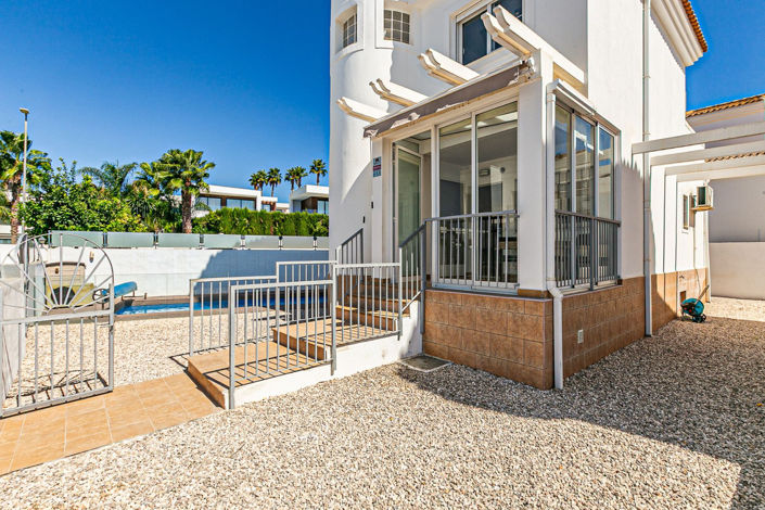 Image No.3-4 Bed Villa for sale
