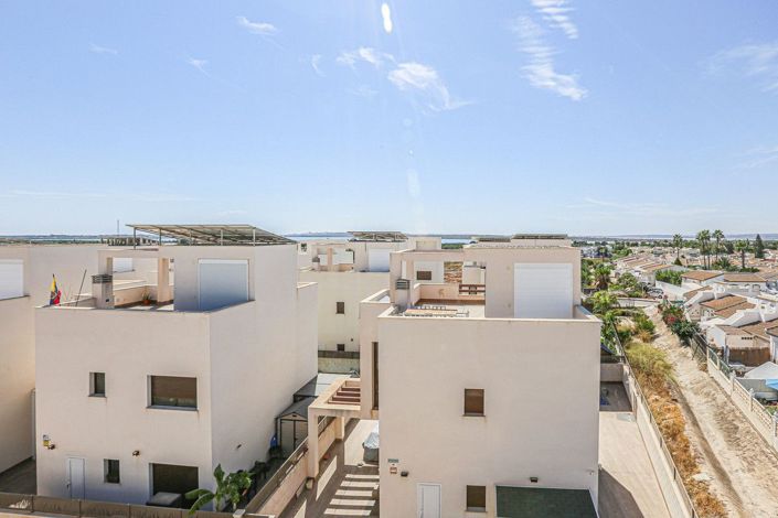 Image No.2-3 Bed Villa for sale