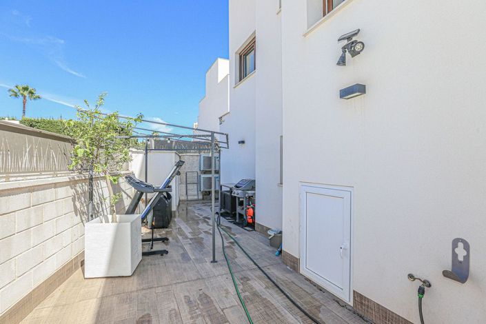 Image No.41-3 Bed Villa for sale