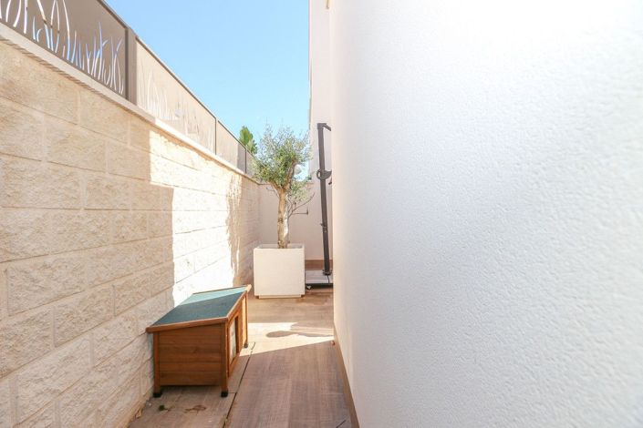 Image No.43-3 Bed Villa for sale