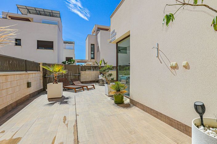 Image No.45-3 Bed Villa for sale