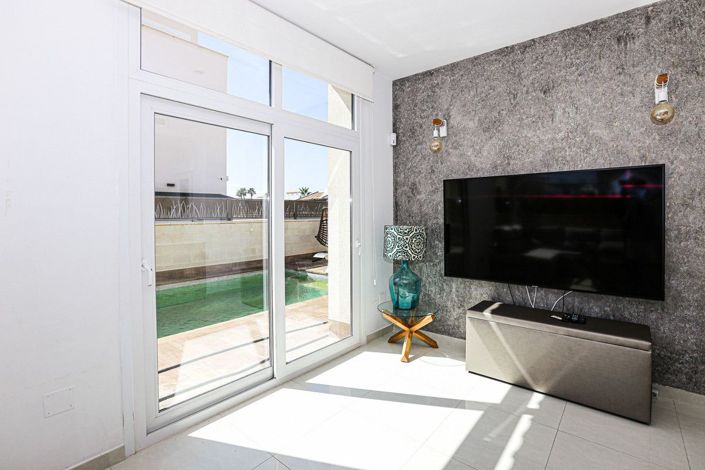 Image No.7-3 Bed Villa for sale