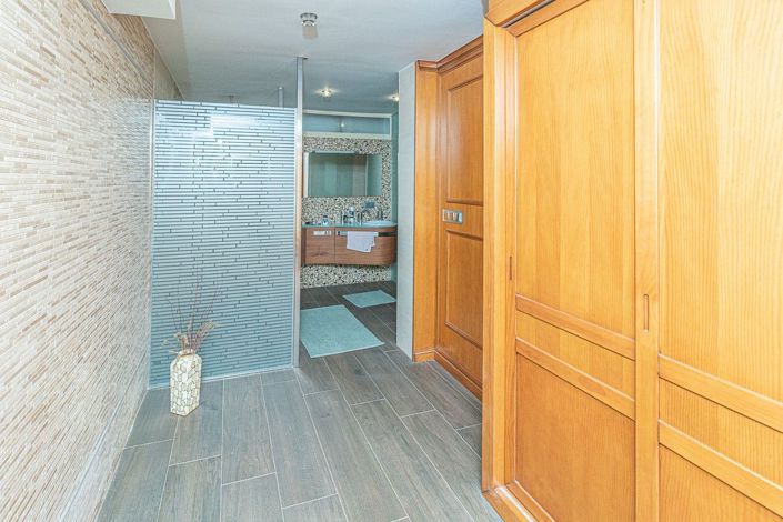 Image No.24-5 Bed Villa for sale