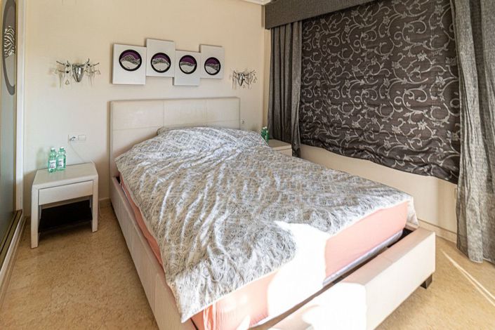 Image No.42-5 Bed Villa for sale