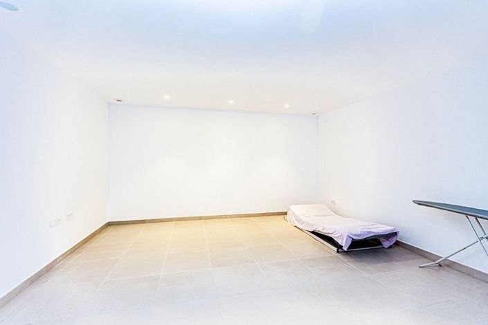 Image No.40-3 Bed Villa for sale