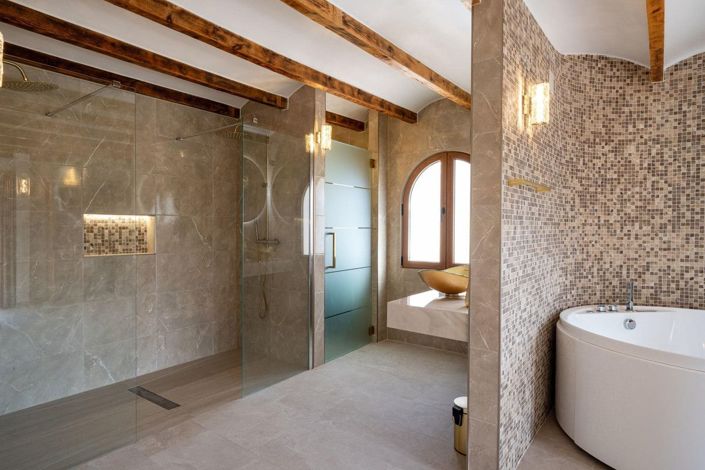 Image No.48-11 Bed Villa for sale