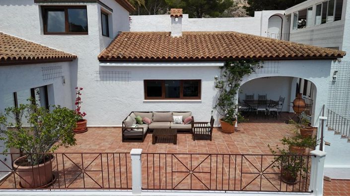 Image No.2-5 Bed Villa for sale