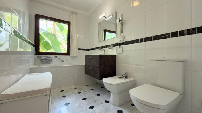 Image No.24-5 Bed Villa for sale