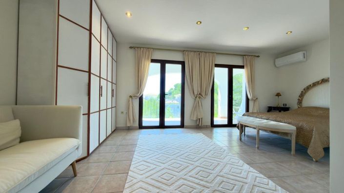 Image No.25-5 Bed Villa for sale