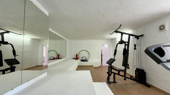 Image No.30-5 Bed Villa for sale