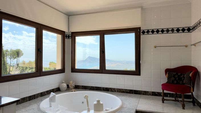 Image No.43-5 Bed Villa for sale