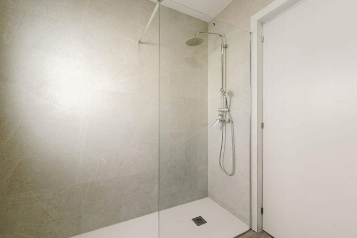 Image No.18-4 Bed Apartment for sale