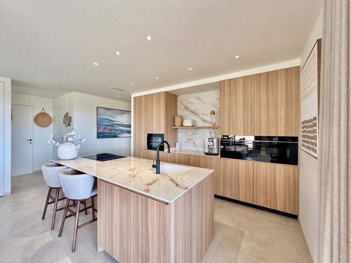 Image No.10-3 Bed Apartment for sale