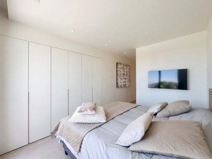 Image No.17-3 Bed Apartment for sale