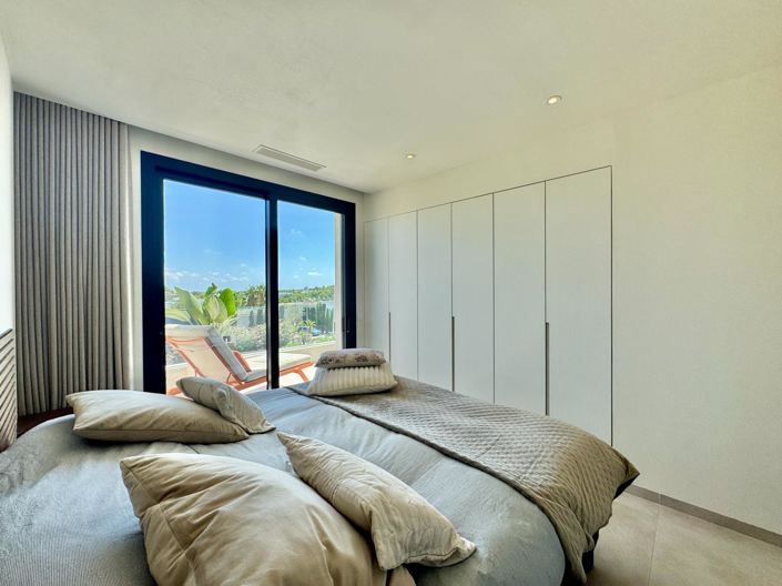 Image No.19-3 Bed Apartment for sale