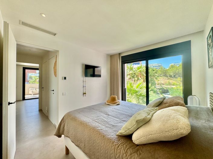 Image No.21-3 Bed Apartment for sale