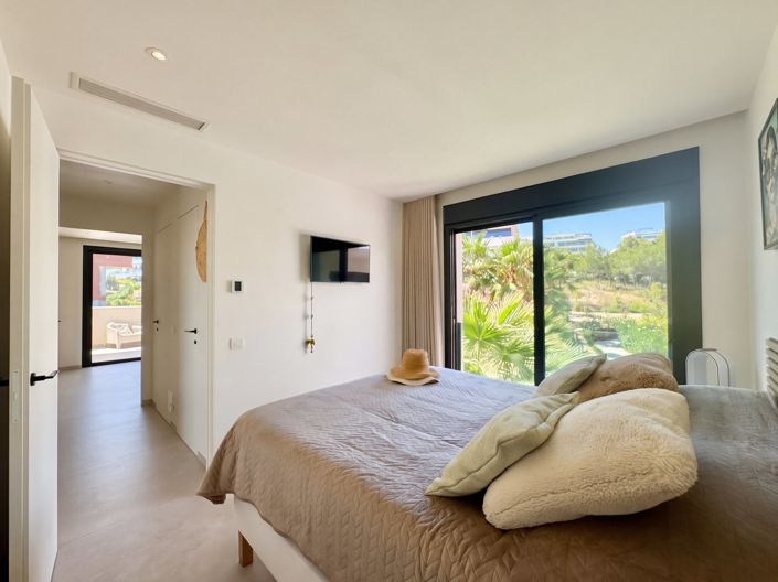 Image No.21-3 Bed Apartment for sale