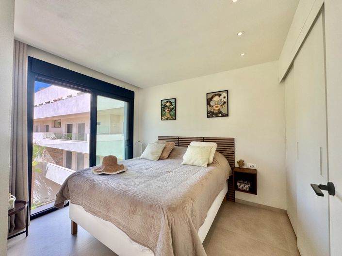 Image No.23-3 Bed Apartment for sale