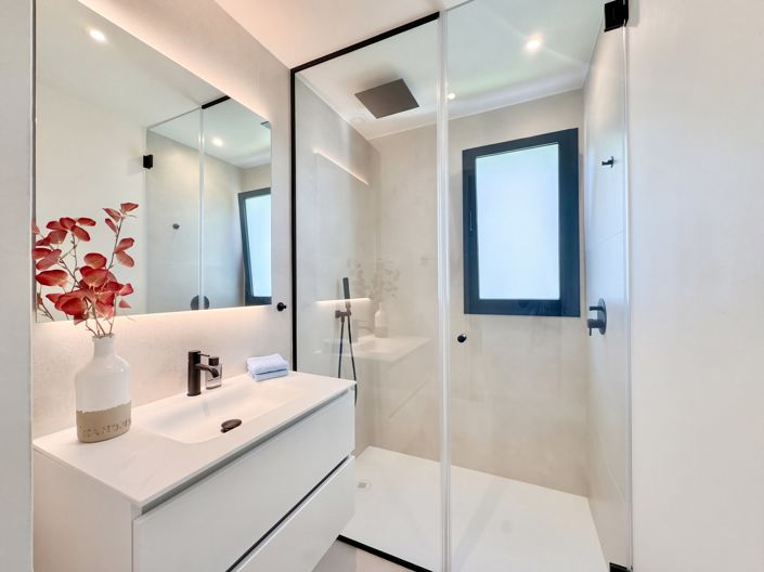 Image No.24-3 Bed Apartment for sale