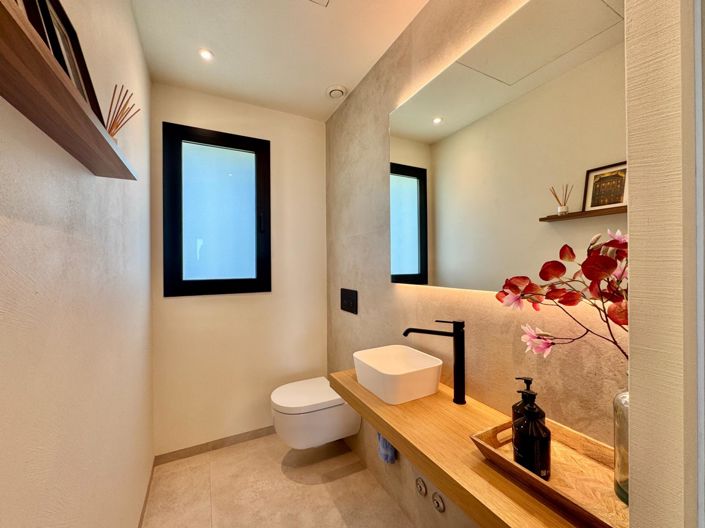 Image No.25-3 Bed Apartment for sale