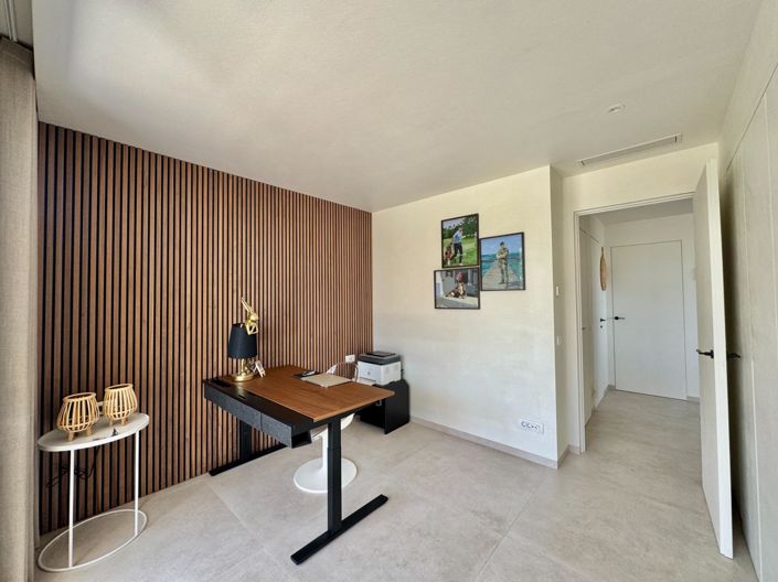 Image No.26-3 Bed Apartment for sale
