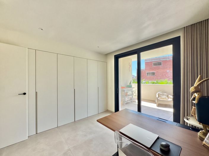 Image No.28-3 Bed Apartment for sale