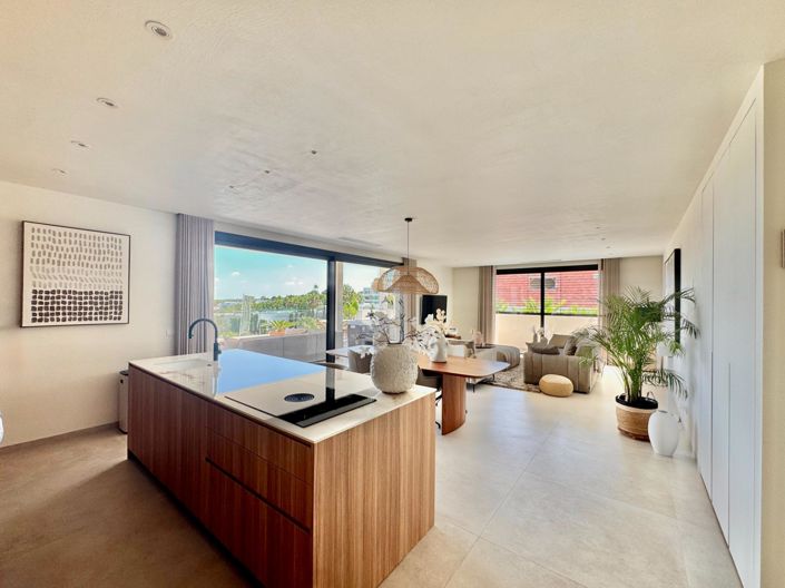 Image No.8-3 Bed Apartment for sale