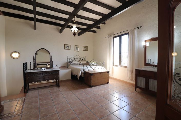 Image No.15-4 Bed Villa for sale