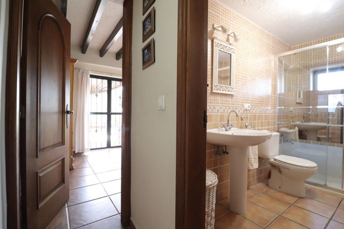Image No.17-4 Bed Villa for sale