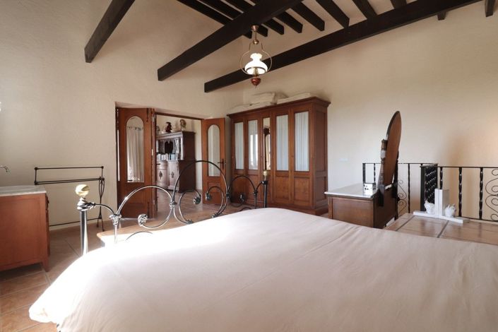 Image No.18-4 Bed Villa for sale